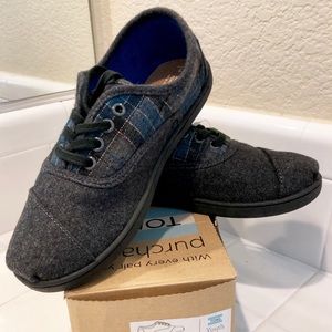 Toms Blue Tartan Cordones Youth 5 or Women’s 7